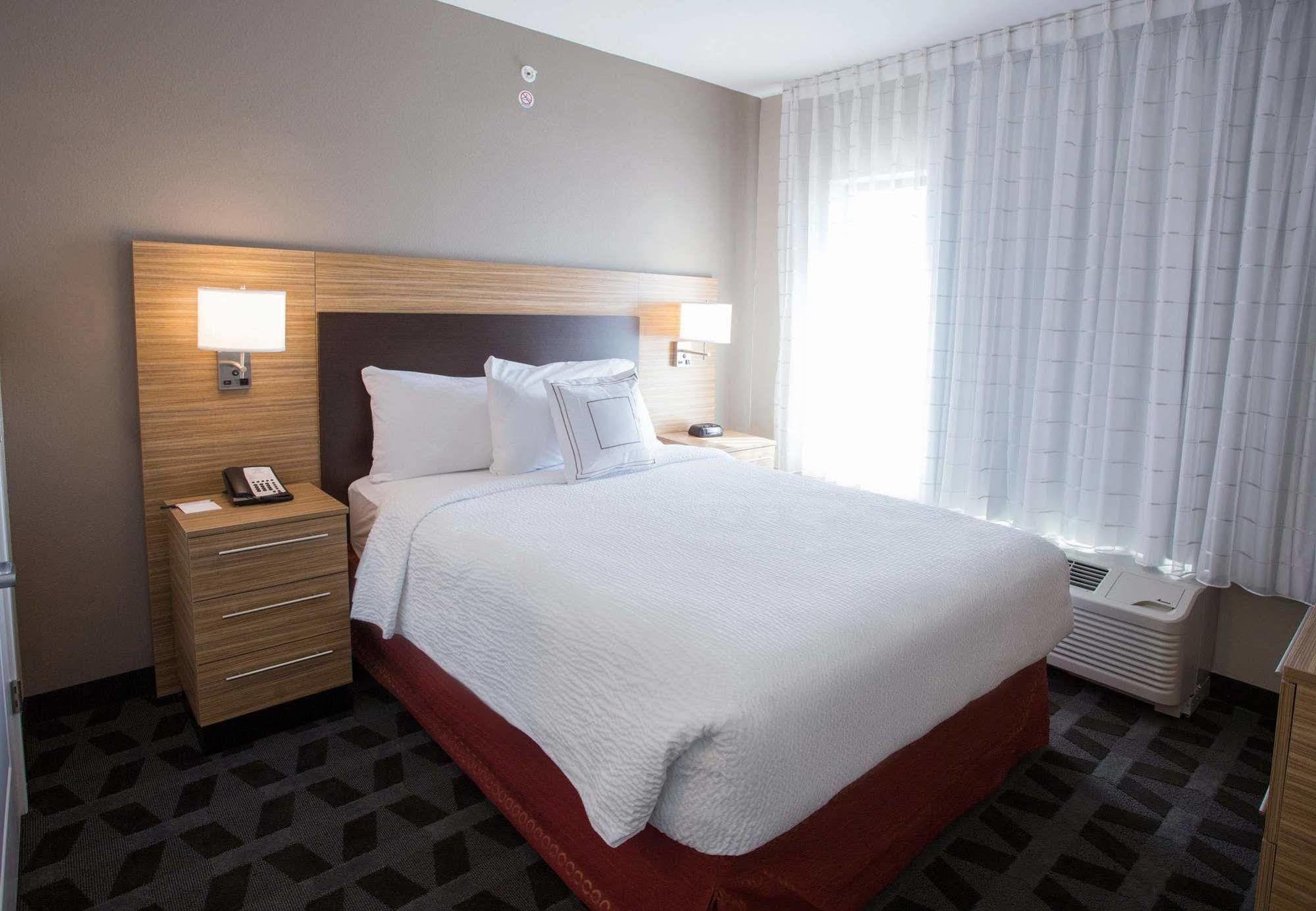 ทาวน์เพลส สวีท เซาเทิร์น ไพน์ส อเบอร์ดีน Hotel Aberdeen ภายนอก รูปภาพ